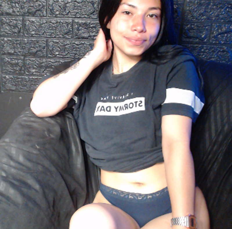 Girl flashing on twitch95